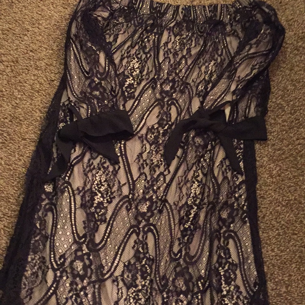 Dress - Picture 2 of 2